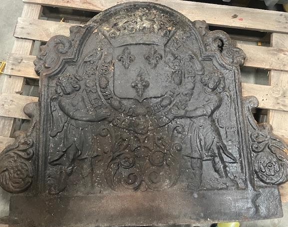 Importante plaque de cheminée fin 18 ème aux grandes armes de France