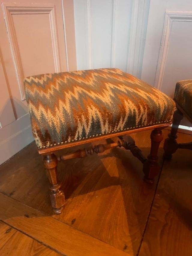 Pair Of Louis XIV Style Walnut Stools-photo-2
