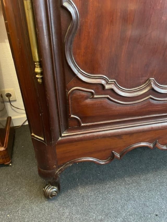 Importante armoire Nantaise 18 ème en acajou de cuba d'époque Louis XV-photo-2