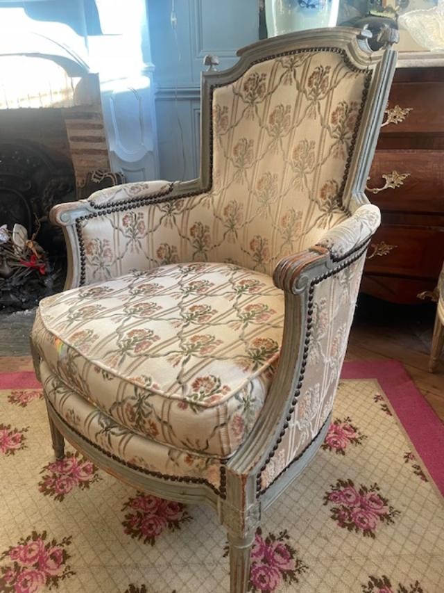 Bergère 18 ème en bois laqué d'époque Louis XVI