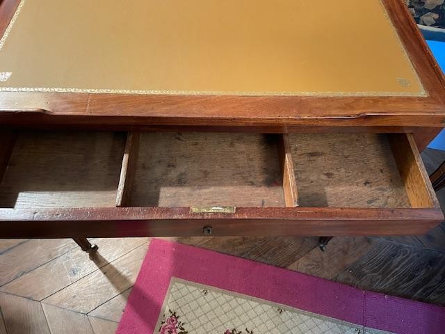 Small Louis XVI Period Mahogany Parlor Desk-photo-6