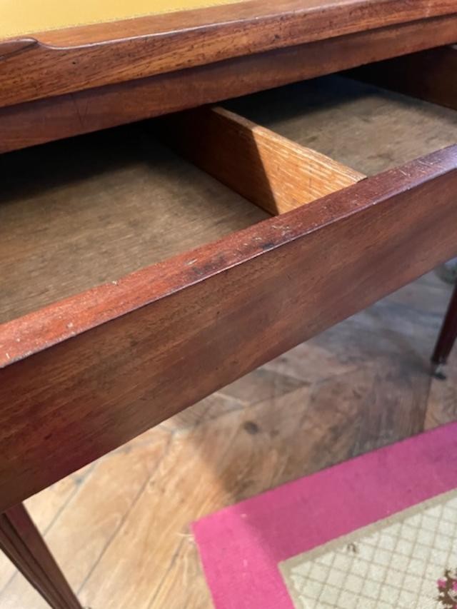 Small Louis XVI Period Mahogany Parlor Desk-photo-7