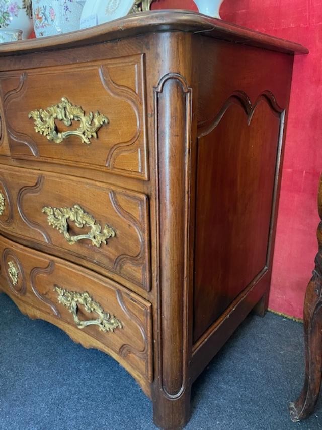 Commode 18 ème galbée en noyer d'époque Régence-photo-1
