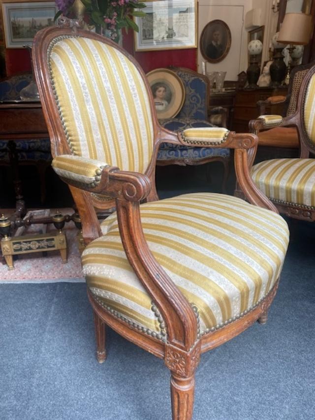 Pair Of 18th Century Louis XVI Period Medallion Armchairs-photo-4