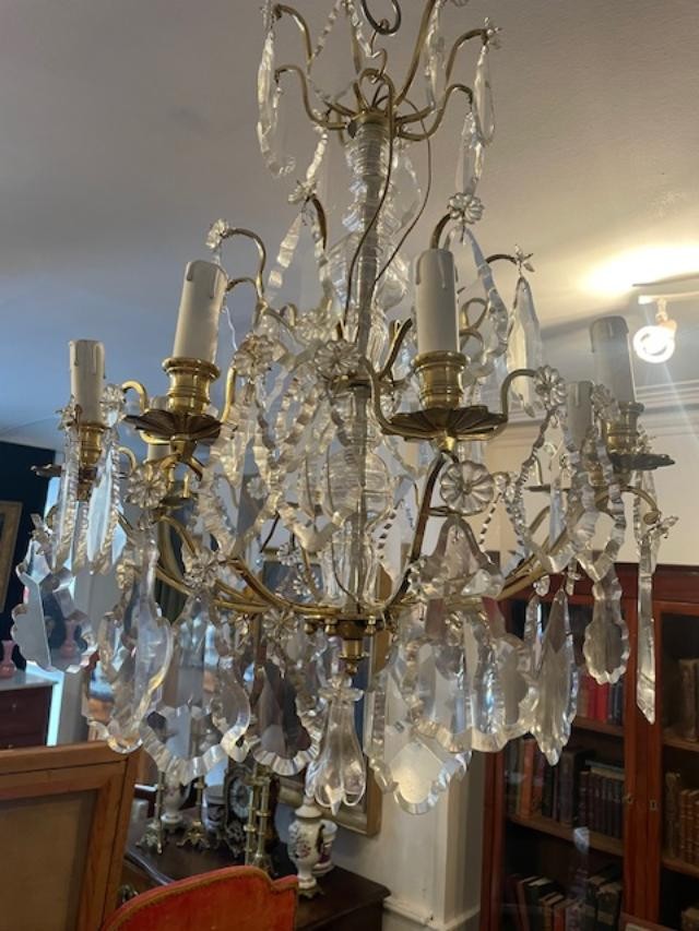 Grand lustre en bronze et cristal à 8 bras de lumière