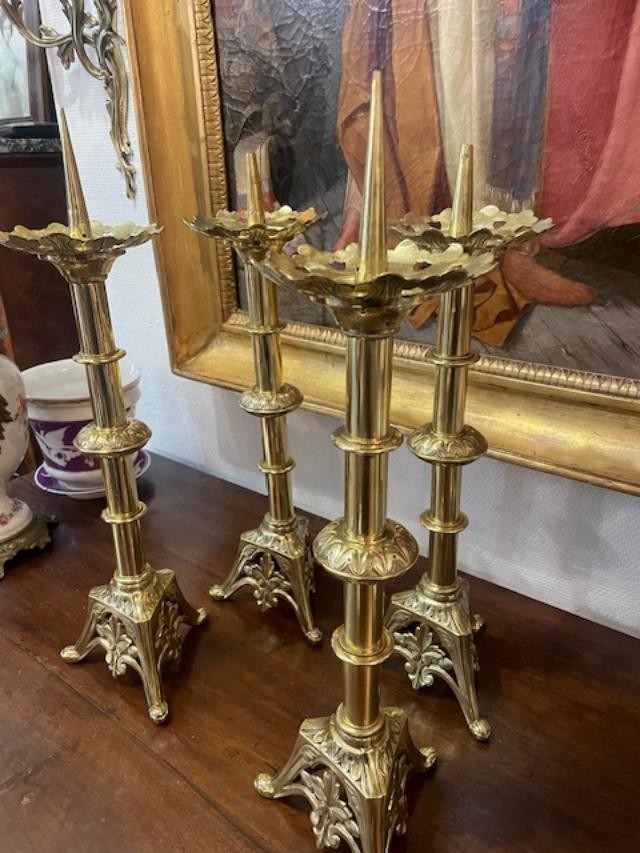 Rare suite de 4 chandeliers d'autel du 19 ème-photo-3
