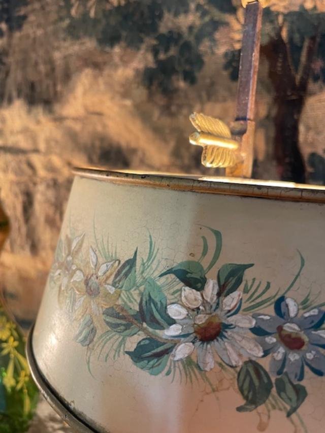 Porcelain Hot Water Bottle Lamp With Floral Design-photo-3