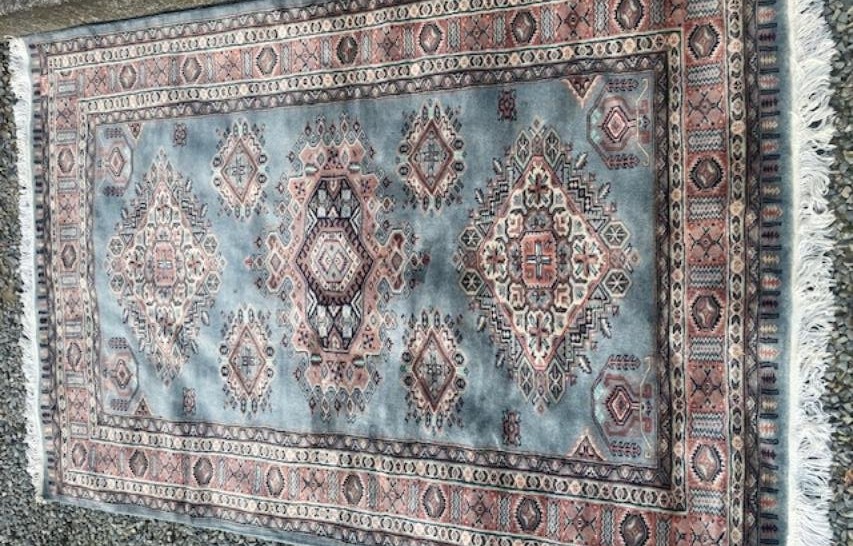 Hand-knotted Wool Oriental Rug