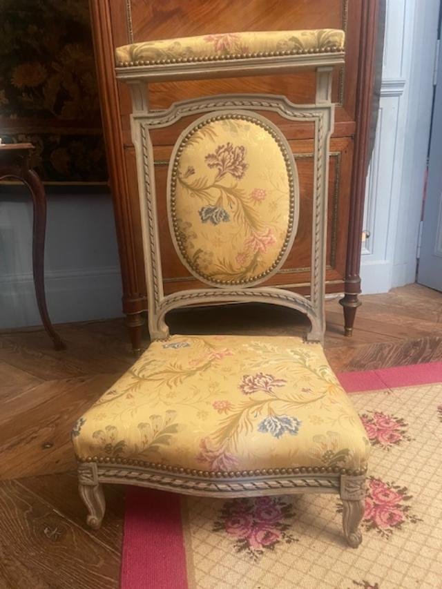 Transitional-style Carved Wooden Prayer Stool, Lacquered Gray