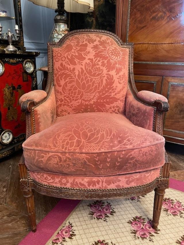 Louis XVI-era Natural Wood Bergère Chair-photo-3