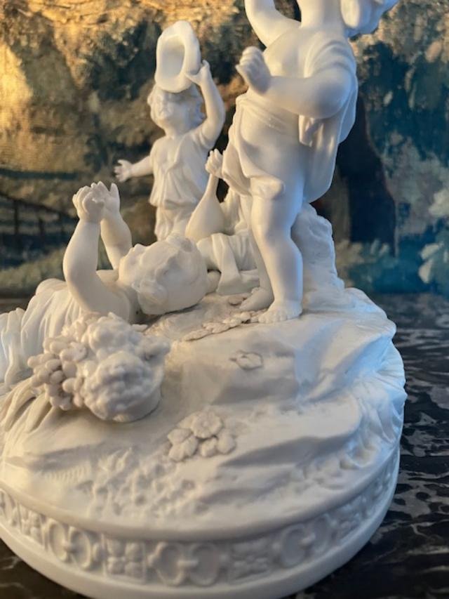 Set Of Cookies Decorated With Musical Putti-photo-2