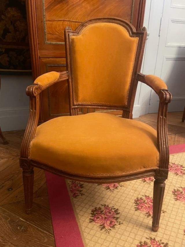 Fauteuil 18 ème en cabriolet en bois naturel d'époque Louis XVI-photo-2