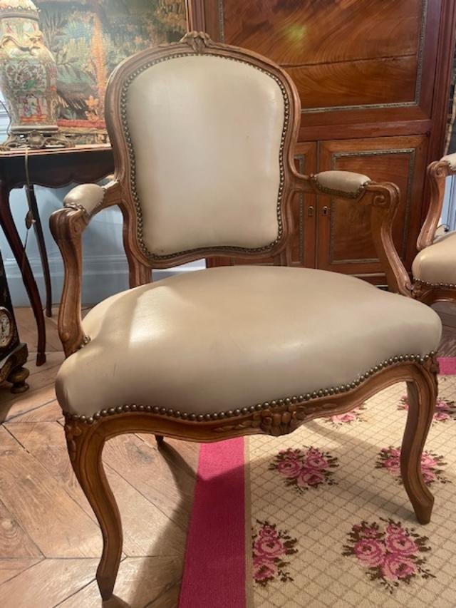 Pair Of 18th-century Louis XV-style Cabriolet Armchairs-photo-2