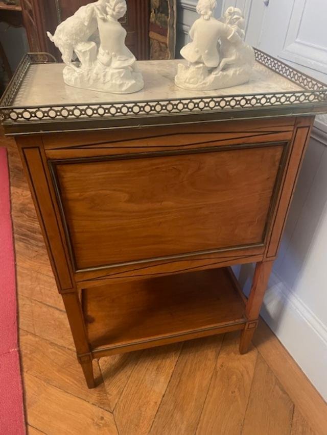 Directoire-period Mahogany Chest Of Drawers-photo-1
