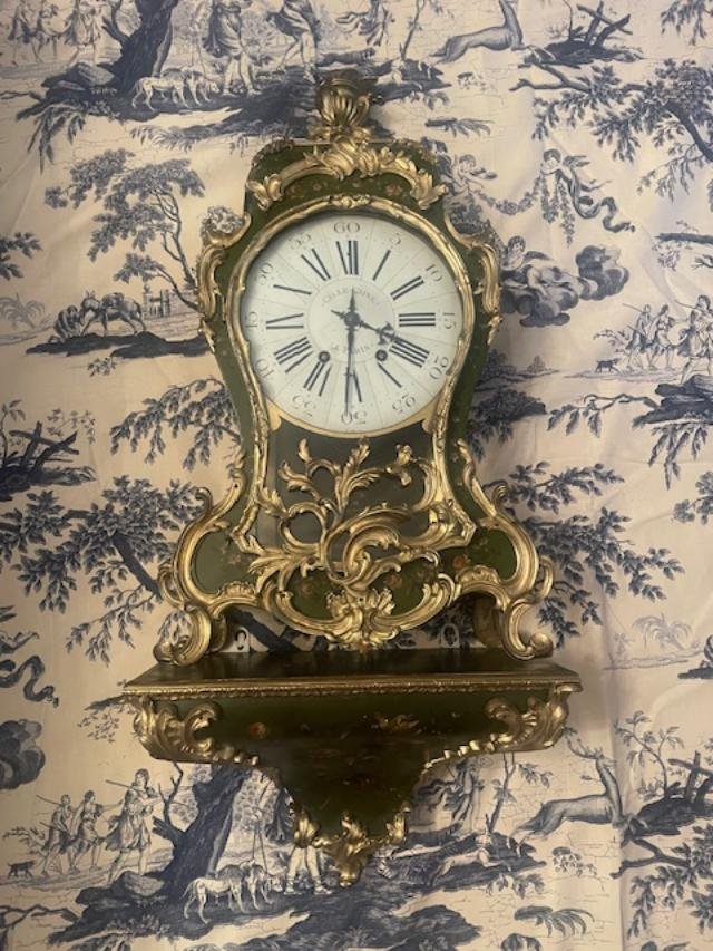 Cartel 18 ème d'applique en vernis martin d'époque Louis XV
