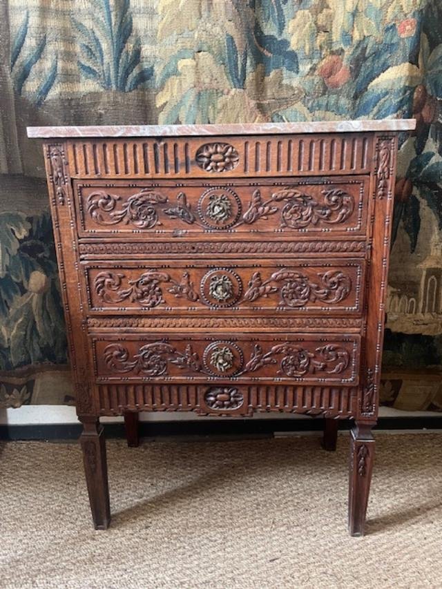 Petite commode 18 ème en bois naturel d'époque Louis XVI
