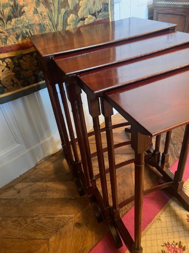 Suite de quatre tables gigognes en acajou massif-photo-5