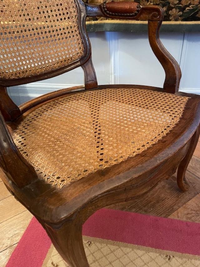 Fauteuil de bureau 18 ème canné en bois naturel d'époque Louis XV-photo-5