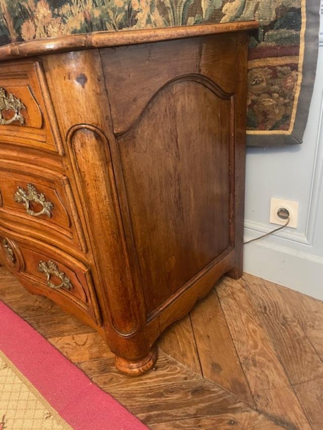 Petite commode 18 ème en noyer d'époque Régence.-photo-1