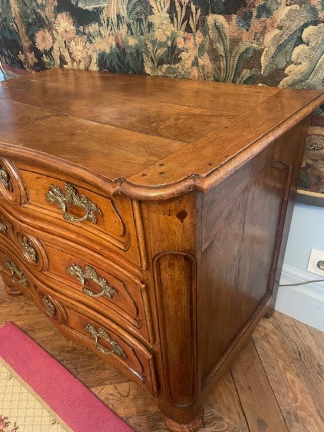 Petite commode 18 ème en noyer d'époque Régence.-photo-2