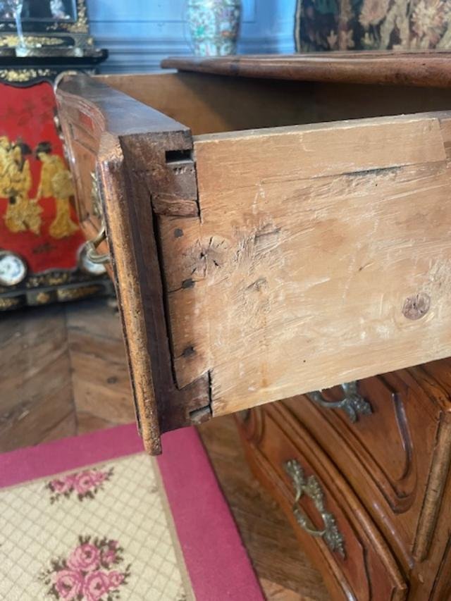 Petite commode 18 ème en noyer d'époque Régence.-photo-4