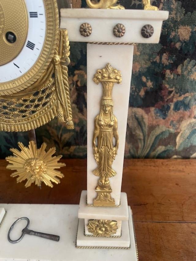 Importante pendule portique fin 18 ème d'époque Directoire-photo-3