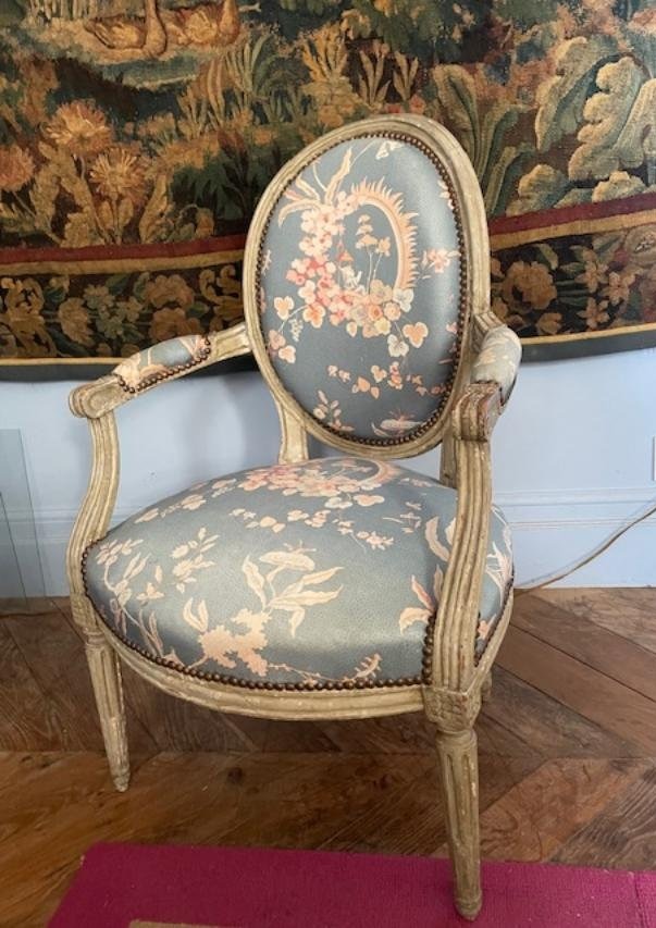 Louis XVI-style Medallion Armchair