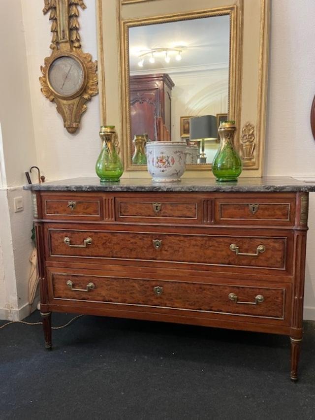 Louis XVI-era Chest Of Drawers In Mottled Mahogany-photo-2