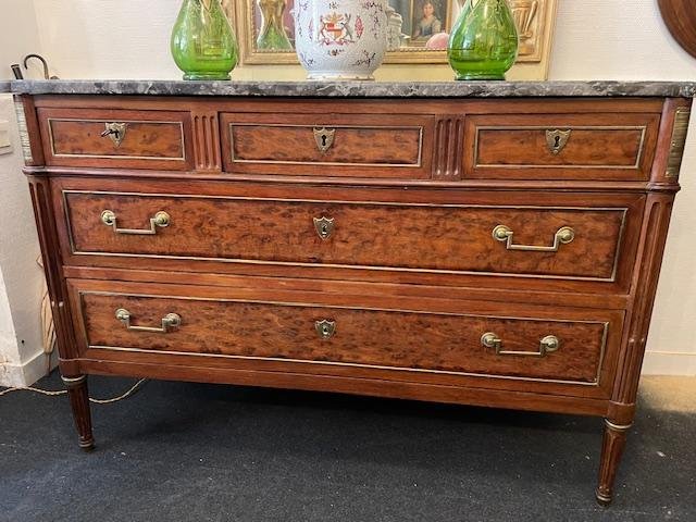 Louis XVI-era Chest Of Drawers In Mottled Mahogany