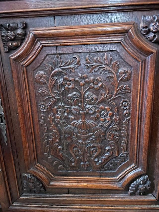 18th-century Sideboard Made Of Natural Wood.-photo-3