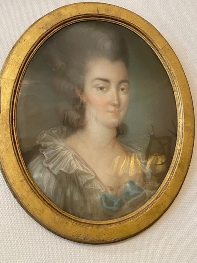 18th-century Portrait Of The Marquise De Sailly-photo-2