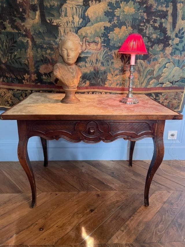 Louis XV Natural Wood Living Room Table