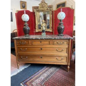 Commode 18 ème en noyer , époque Louis XVI