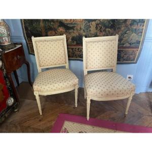 Paire de chaises de style Louis XVI