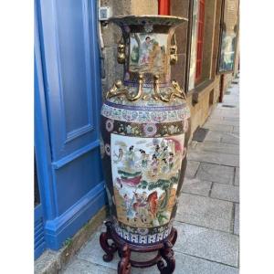 Important Chinese Porcelain Vase