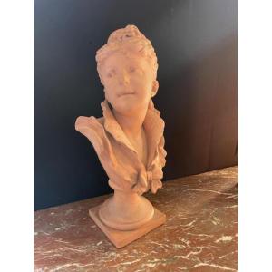 Buste de jeune fille en terre cuite