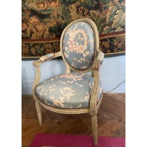 Louis XVI-style Medallion Armchair