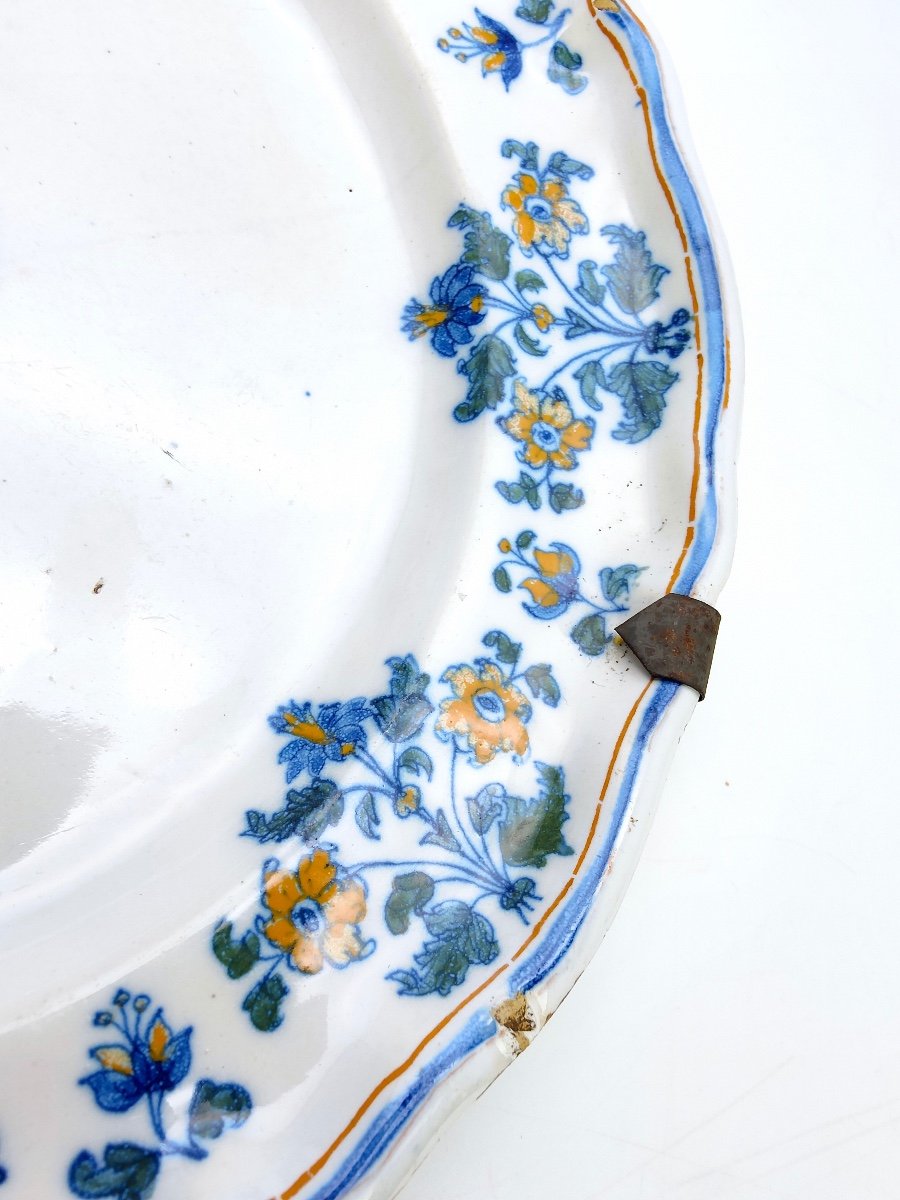 Moustiers Olérys Earthenware Round Scalloped Dish Decorated With Flowers Of Solanée 18th Century-photo-4