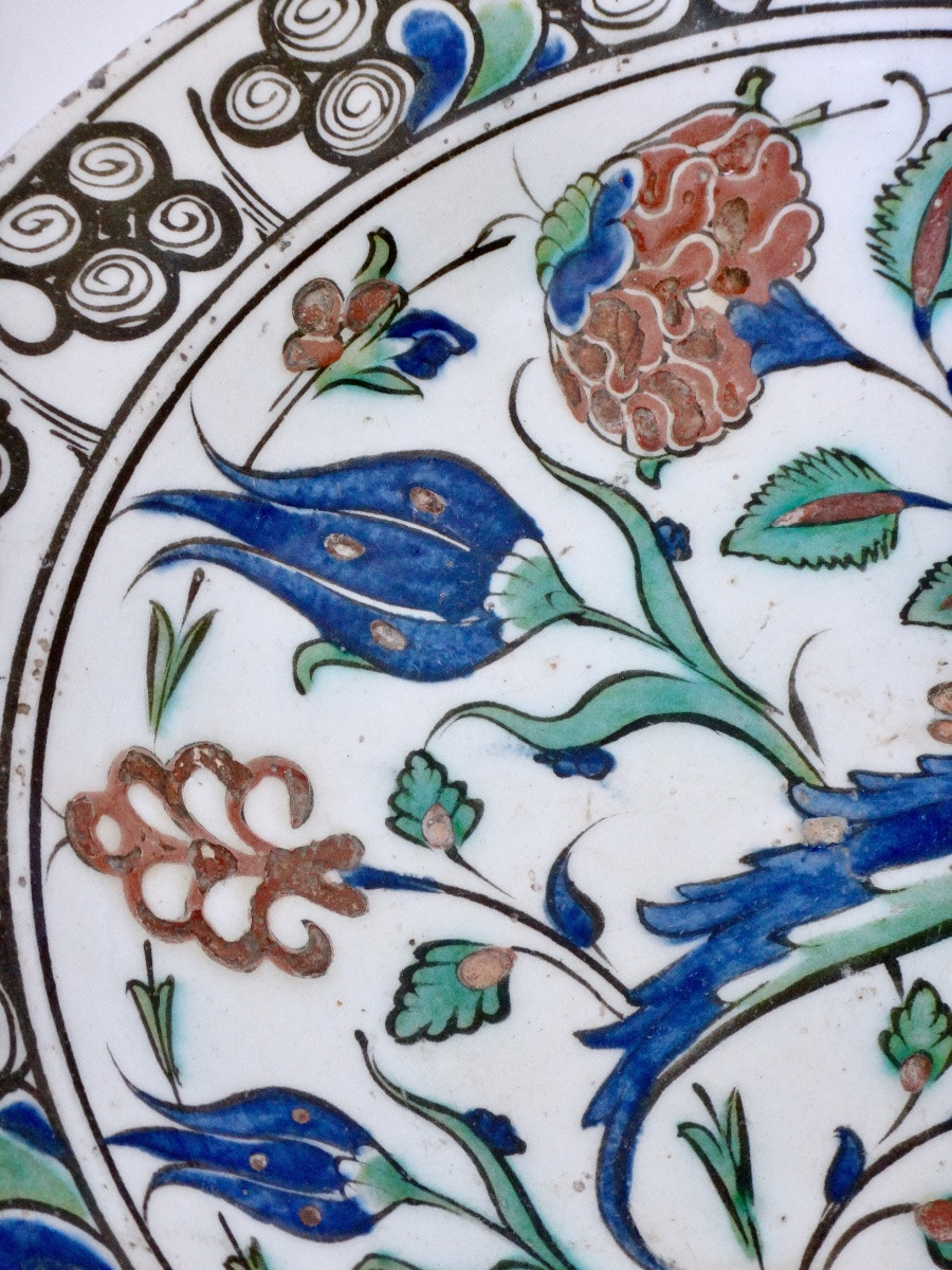 Iznik Ceramic Dish With Saz Palm - Circa 1600-photo-2