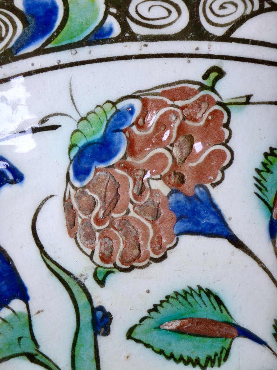 Iznik Ceramic Dish With Saz Palm - Circa 1600-photo-3