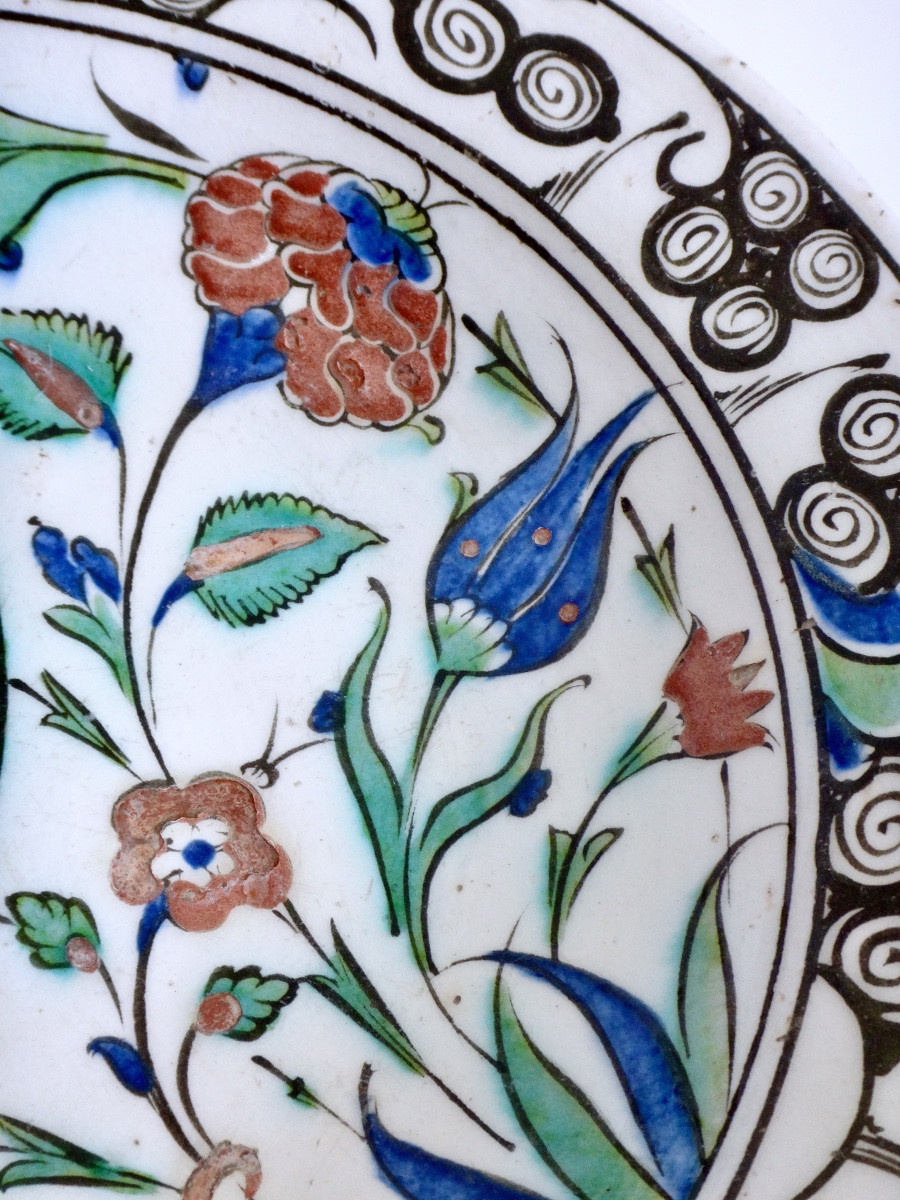 Iznik Ceramic Dish With Saz Palm - Circa 1600-photo-4