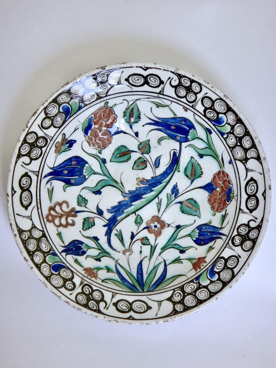 Iznik Ceramic Dish With Saz Palm - Circa 1600