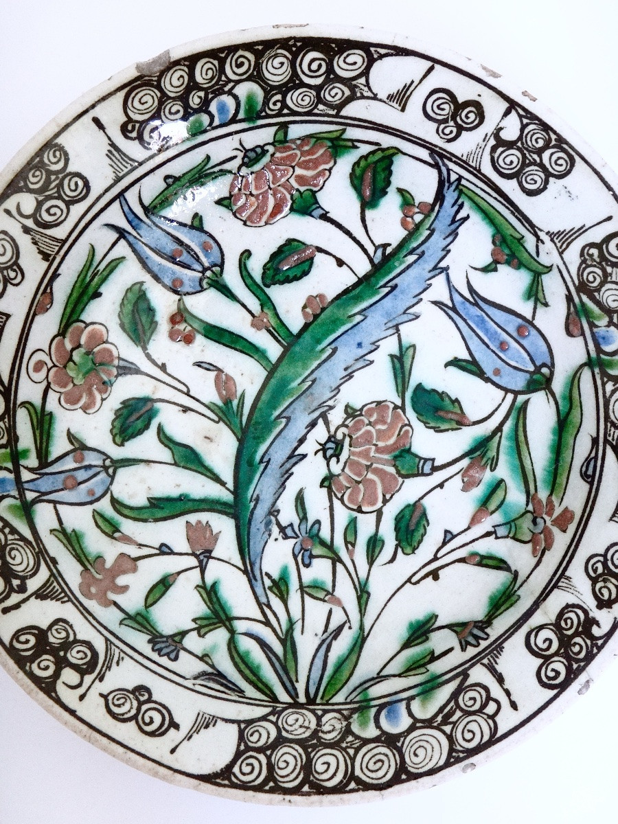 Iznik Earthenware Dish With Saz Palm - Circa 1600-photo-2