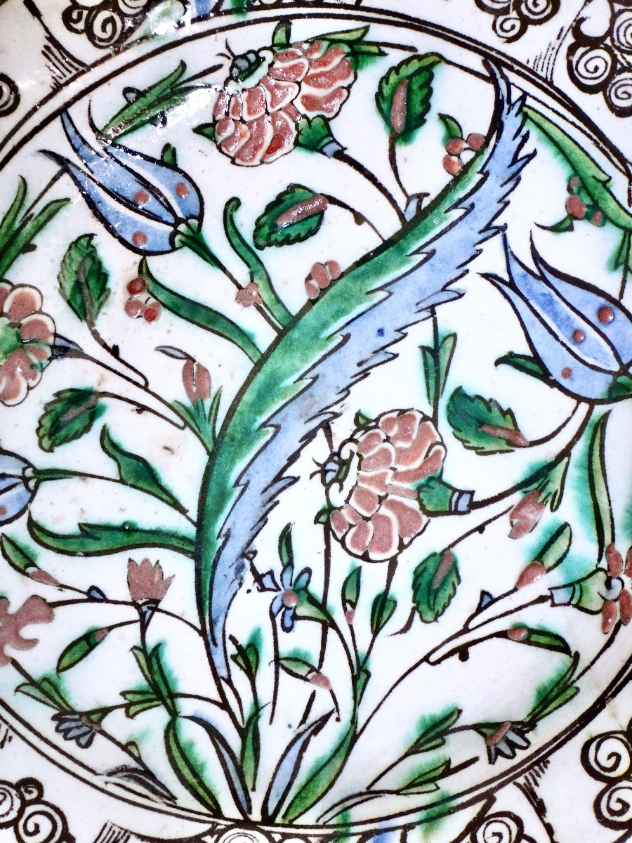 PLAT EN FAIENCE D' IZNIK À LA PALME SAZ ART OTTOMAN EPOQUE XVIIe  -photo-4
