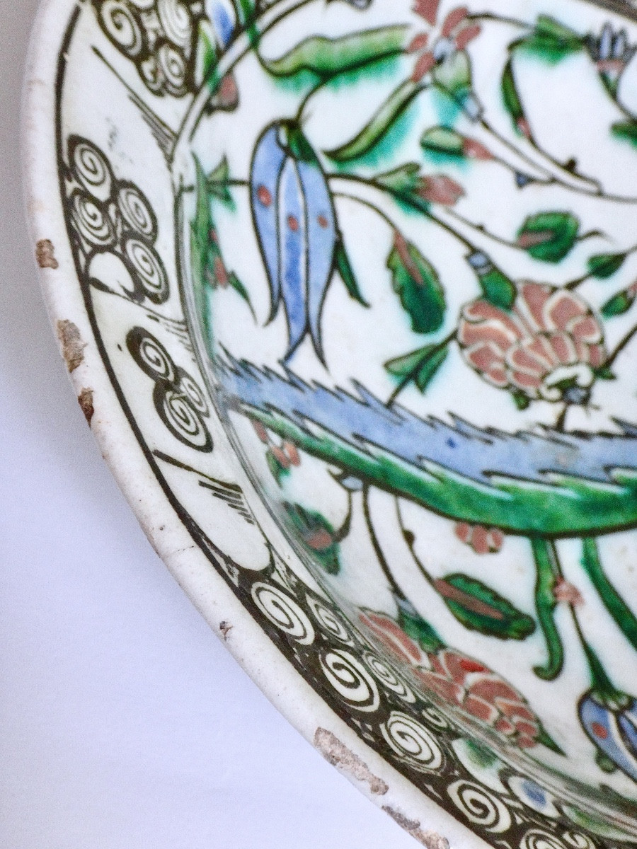 PLAT EN FAIENCE D' IZNIK À LA PALME SAZ ART OTTOMAN EPOQUE XVIIe  -photo-3