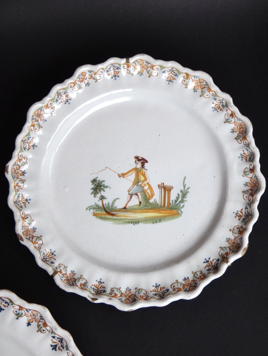 Manufacture De Lyon Pair Of Plates In 18th Century Polychrome Earthenware-photo-2