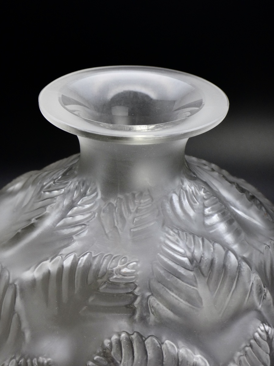 René LALIQUE  Vase ORMEAUX  1ère Édition de 1926 signé et numéroté  N°984-photo-3