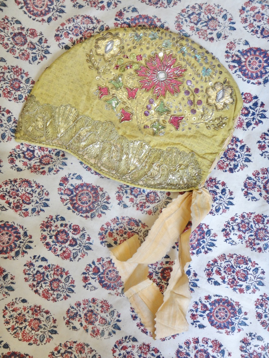 Coiffe traditionnelle alsacienne dite bonnet à bec époque XVIIIe