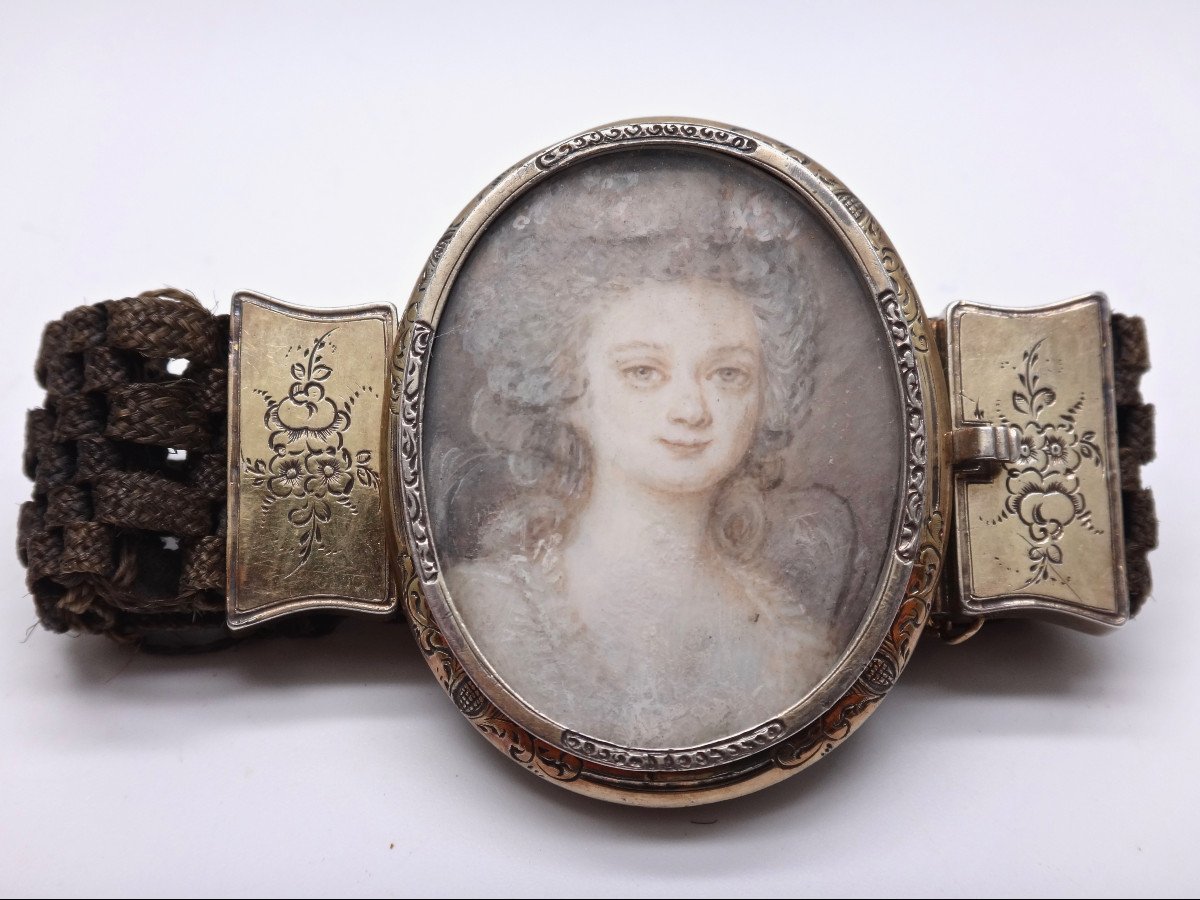 Bracelet en cheveux orné d'une miniature monture en vermeil mourning époque fin XVIIIe