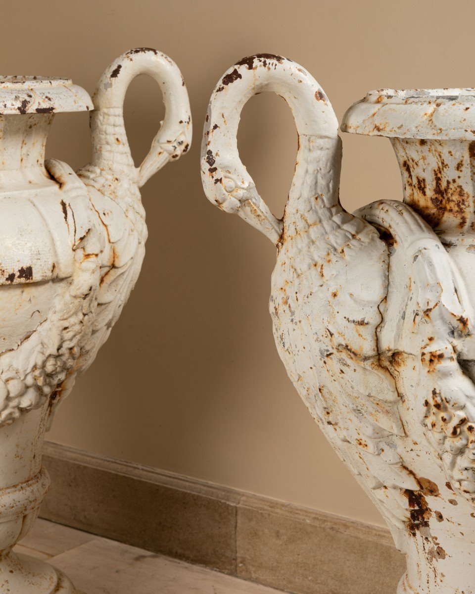 Pair Of Cast Iron Garden Vases, Late 19th, Early 20th Century-photo-2